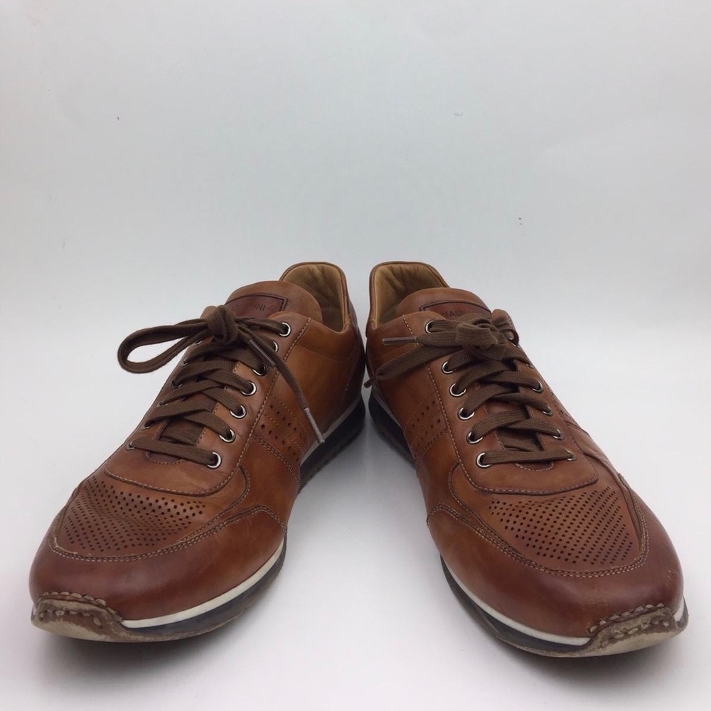 MAGNANNI Marlow Water Resistant Sneaker  sz 7